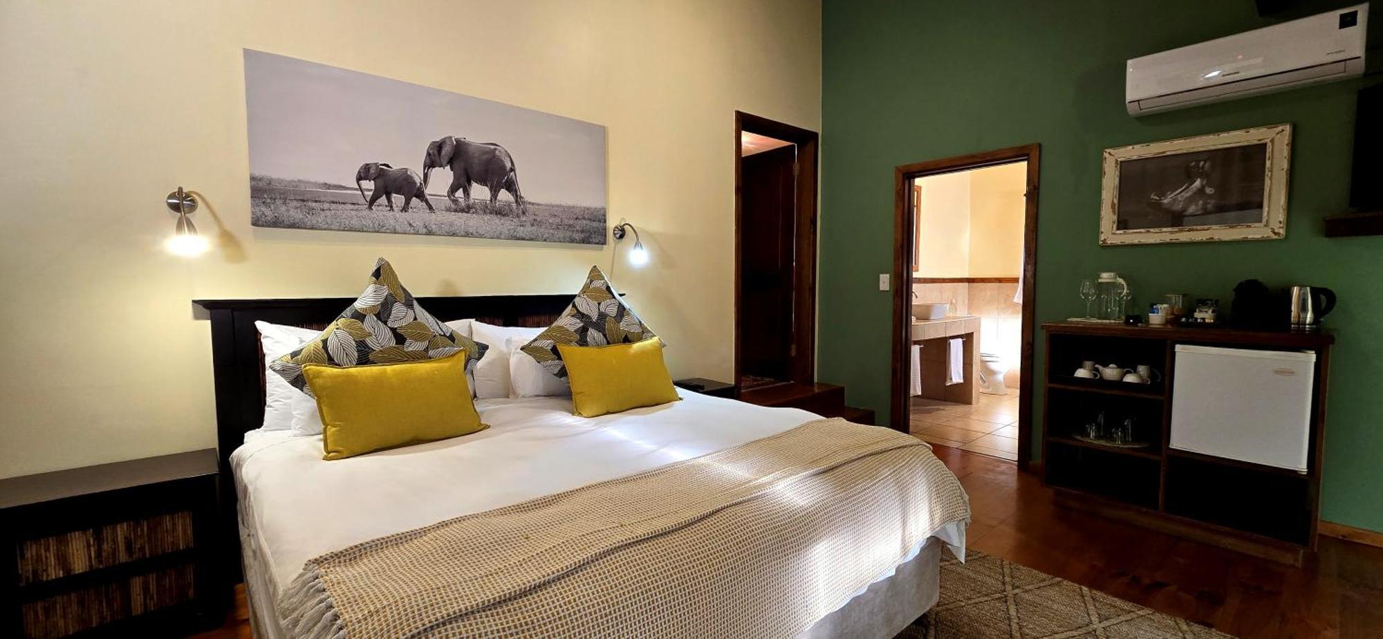 Elephant Hide Of Knysna Guest Lodge Eksteriør bilde